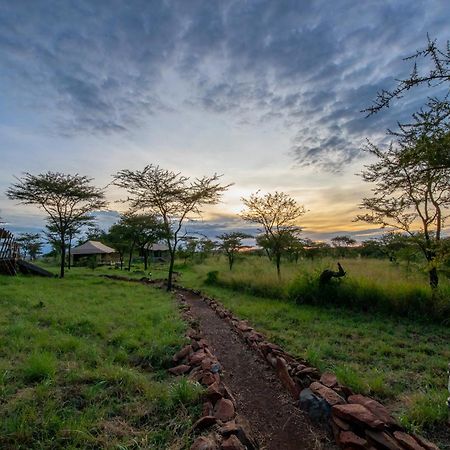 Serengeti Kifaru Tented Lodge Mugumu Exterior foto